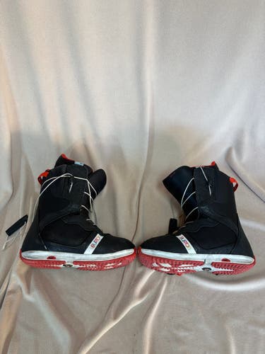 Women's Size M 7.5 (W 8.5) Burton Day Spa Snowboard Boots (Used)