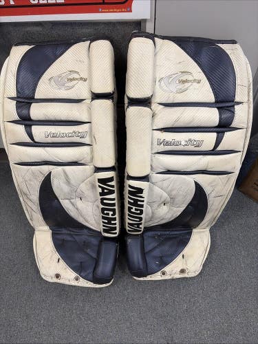 Senior Size 33 Inch Vaughn Velocity 7000 Ice Hockey Goalie Leg Pads
