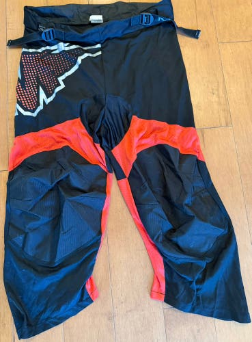 Mission Inhaler AC4 Junior Large Roller Hockey Pants - Black / Red (Used)