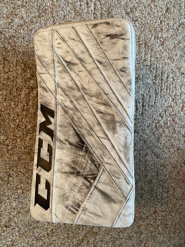 CCM Extreme Flex 5.9 Regular (Used)