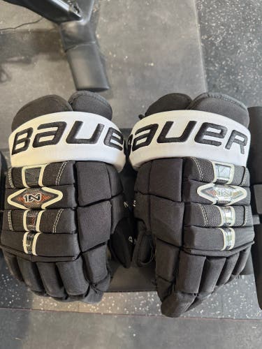 Bauer 4 Roll Nexus 1N Gloves 15" (Used)