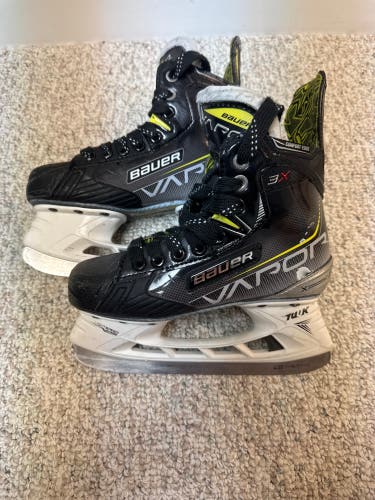 Black/Yellow 2021 Bauer Vapor 3X Hockey Skates Regular Width Size 2 (Used)
