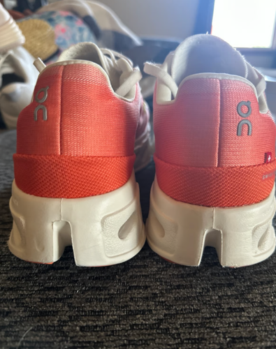 On Cloud cloud eclipse shoes Men’s size 9. Flame orange and ivory