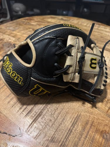 Wilson A2000 KBH13 GM RHT Infield Baseball Glove 11.5" (Used)