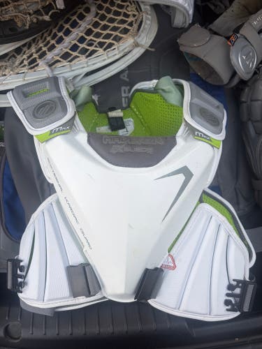 Large Maverik MAX EKG Lacrosse Shoulder Pads (New)