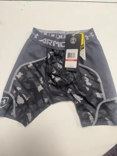 XS Boys Under Armour Shorts (New)