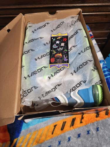 Size M 11.0 (W 12.0) Nike Shoes (New)