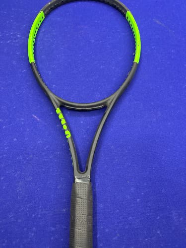 Adult Wilson Blade Tennis Racquet (Used) v6