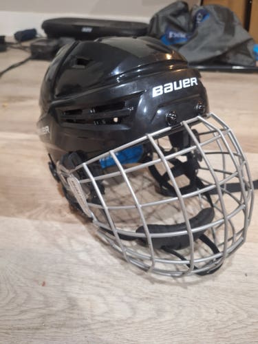 Medium Bauer Re-Akt 65 Helmet (Used)