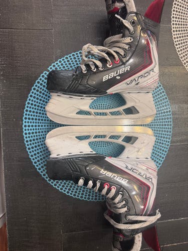 2025 Bauer Vapor Fly30 Hockey Skates 7.5 (Used)