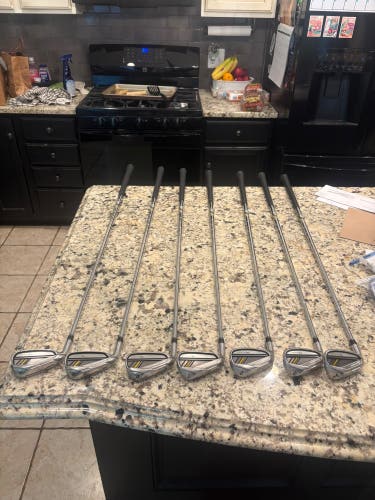 Men's TaylorMade RBladez Left Hand Clubs (Full Set) Stiff Flex 7 Pieces (Used)