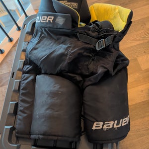 Senior Medium Bauer Supreme 3S Hockey Pants (Used)