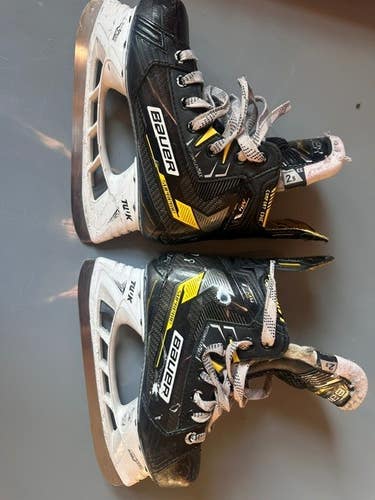 Black/Yellow Bauer Supreme M4 Hockey Skates Extra Wide Width Size 2.5 (Used)