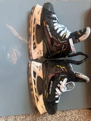 Black/Yellow Bauer Supreme M5 Pro Hockey Skates Extra Wide Width Size 3 (Used)