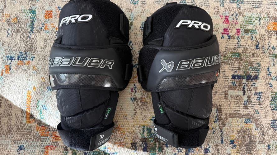 Bauer Pro (New) Intermediate Knee Pads