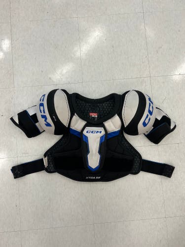 Junior Large CCM XTRA SE Shoulder Pads