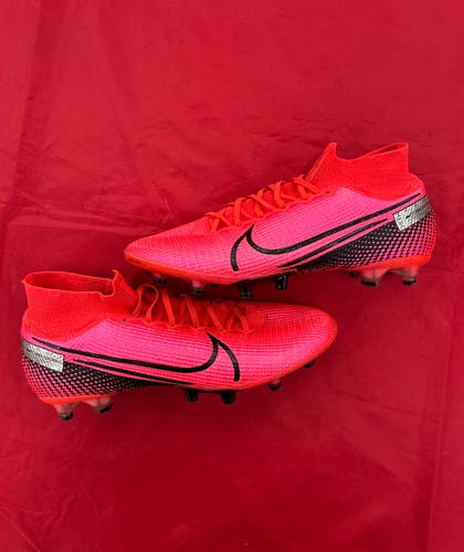 Nike Mercurial Superfly 7 Elite Laser Crimson Cleats | Size 10