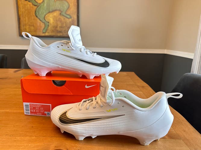 Men's Size M 11.0 (W 12.0) Nike Vapor Speed Low Top Molded Cleats (New)