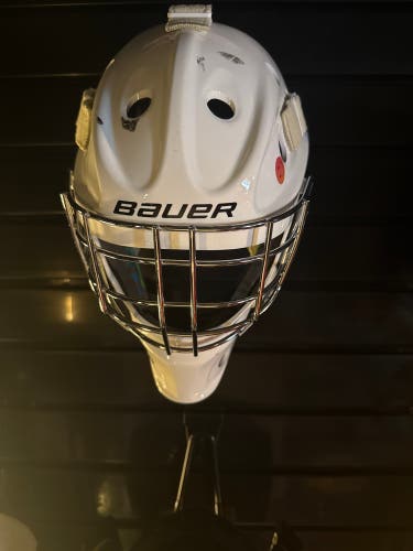 Youth Medium Bauer 930 Goalie Mask (Used)