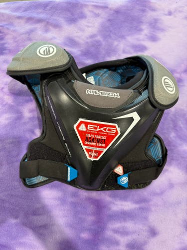 Medium Youth Maverik Charger Shoulder Pads (Used)
