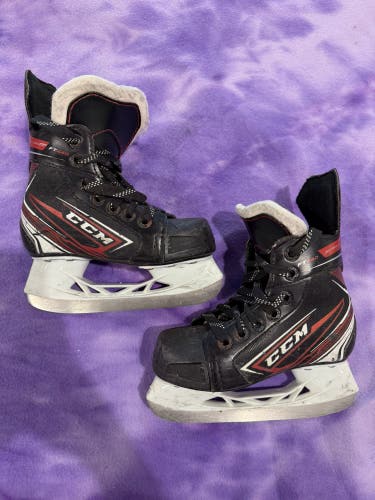 Youth CCM JetSpeed FT440 Hockey Skates Regular Width 11 (Used)