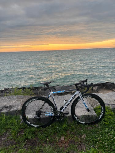 Men's Cannondale SuperSix Evo Road Bike 52cm (Used)
