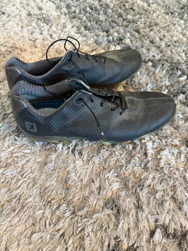 Men's Size M 11.0 (W 12.0) Footjoy DryJoys Golf Shoes (Used)