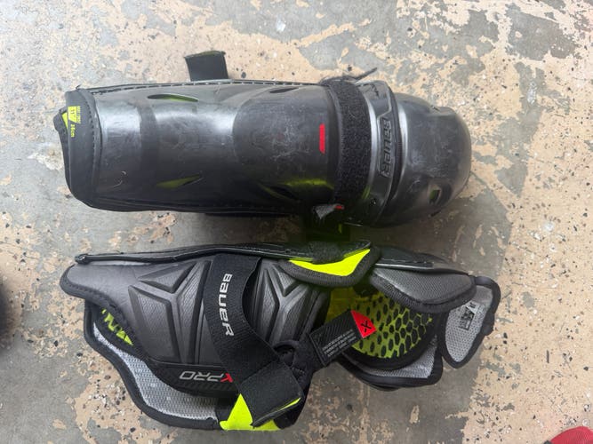 Junior Bauer Vapor 3X Pro 11 Shin Pads (Used)