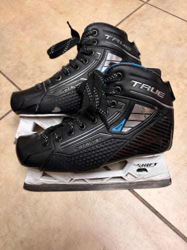 2024 True Catalyst 5x4 Hockey Goalie Skates Regular Width Size 4 (Used)