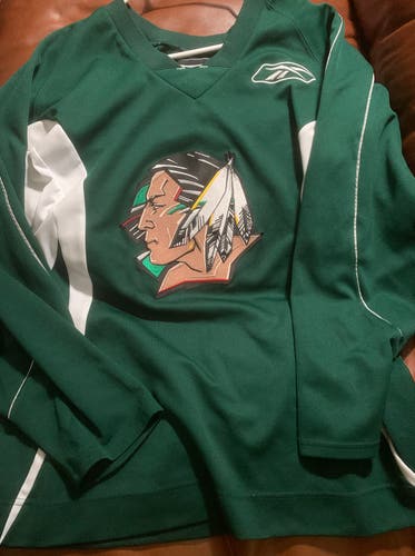 North Dakota Fighting Sioux Large Men's Reebok Jersey (Used)