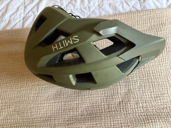 Men's Large Smith Bike Helmet (Used)