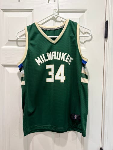 Giannis Bucks #34 Large Boys Jersey (Used)