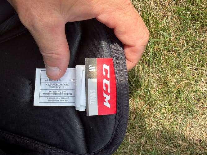 Junior Small CCM Tacks 9060 Hockey Pants (Used)