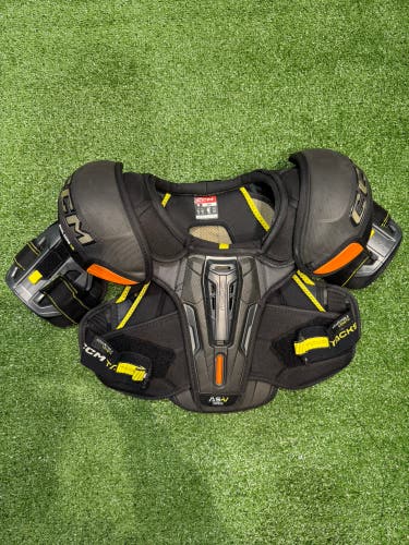 Small Senior CCM Tacks AS-V Pro Shoulder Pads (Used)