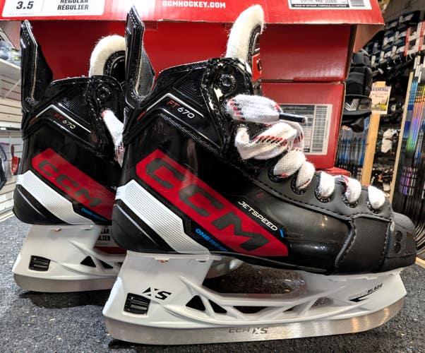 NEW CCM JetSpeed FT670 Hockey Skates, Size JR 3.5 Regular Width