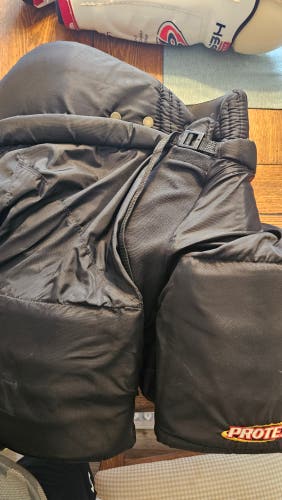 Senior XXL Hockey Pants (Used)