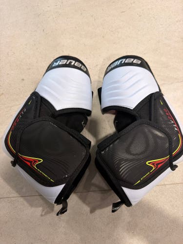 Senior Medium Bauer Vapor Flypro Elbow Pads (Used)