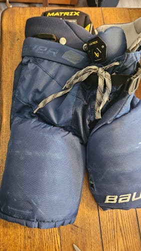 Junior Medium Bauer Supreme Matrix Hockey Pants (Used)