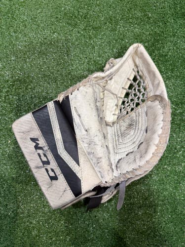 Youth CCM YTFLEX Goalie Gloves & Blockers Regular (Used)
