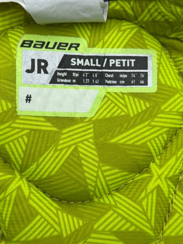 Small Junior Bauer Vapor X2.9 Shoulder Pads (Used)