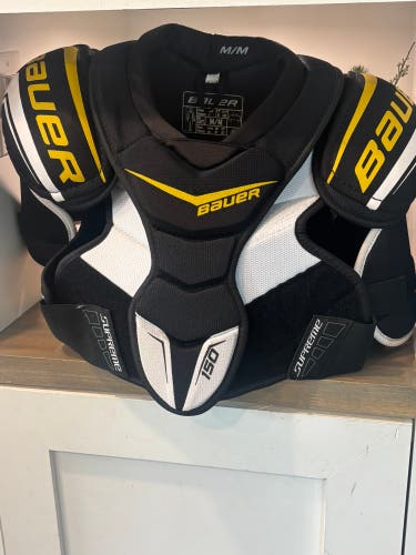 Senior Bauer Supreme 150 Shoulder Pads