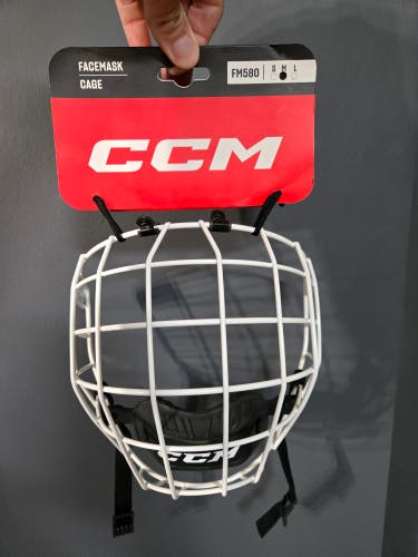 Medium CCM FM580 Full Cage (Used)
