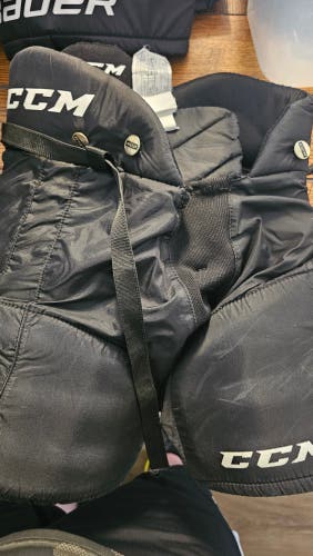 Junior Large CCM LTP Hockey Pants (Used)