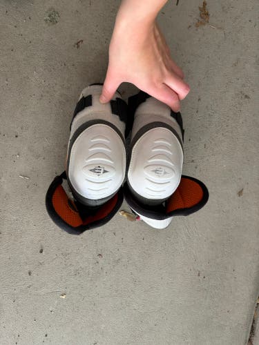 Junior Medium Easton Elbow Pads (Used)