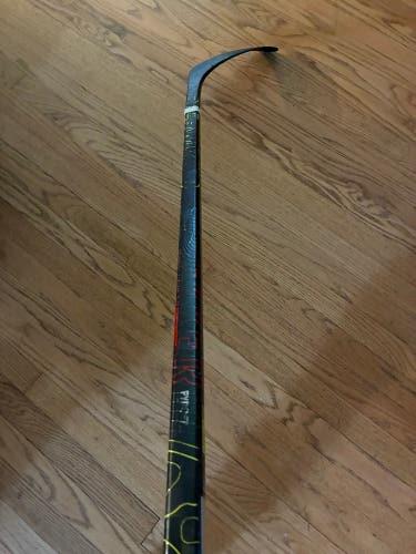 Junior Sher-Wood Rekker Left Hand Hockey Stick P28 45 Flex Pro Stock (Refurbished)