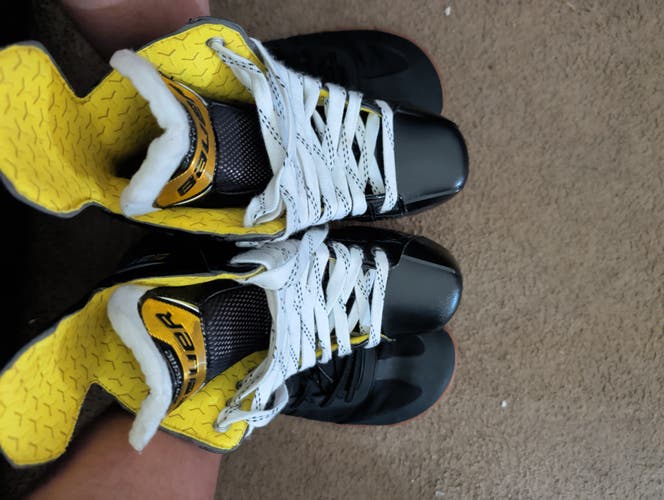 Bauer Supreme S37 Hockey Skates Extra Wide Width 5.5 (Used)