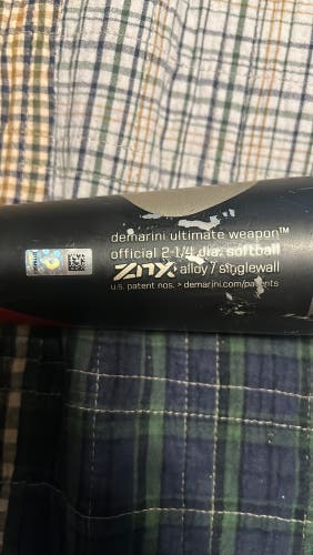 DeMarini Bat (-8) 28 oz 34" (Used) Plus used