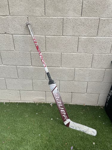Intermediate Bauer Vapor Hyperlite Regular Goalie Stick 23" Paddle (Used)
