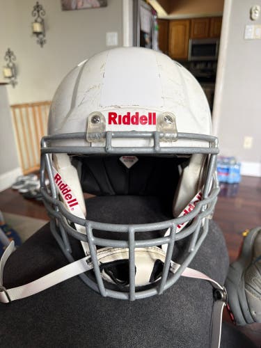 White Youth Large Riddell Victor Helmet (Used)