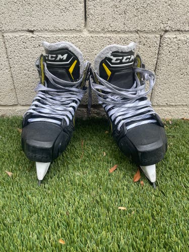 2020 CCM Super Tacks 9380 Hockey Goalie Skates Regular Width 6.5 (Used)
